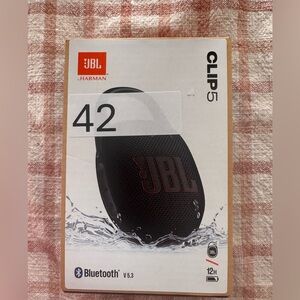 JBL Clip 5 Black Portable Speaker